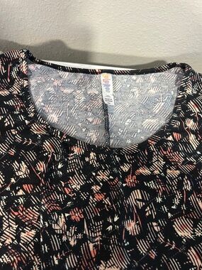LuLaRoe Black Top with Pink and Cream Abstract Print